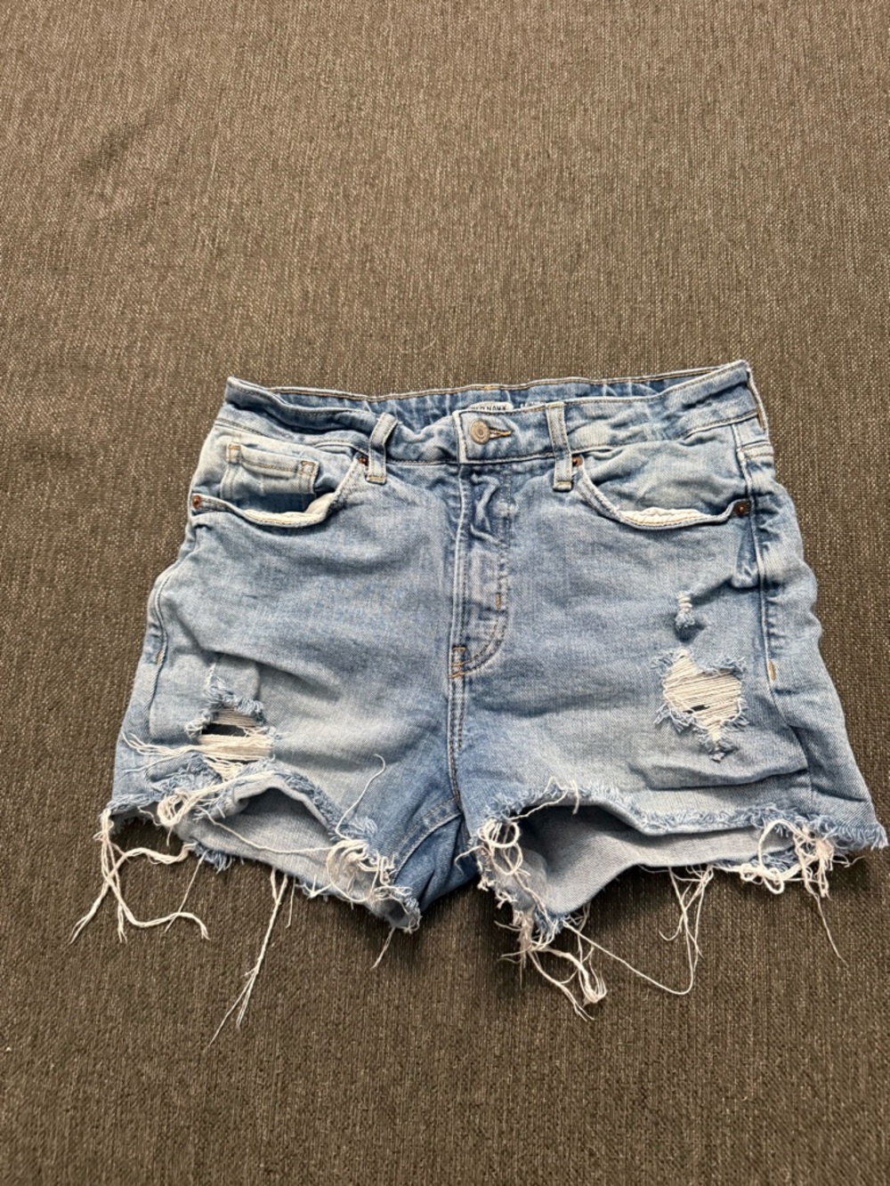 Light old Navy women’s  Blue Distressed Denim Women's Shorts size 8